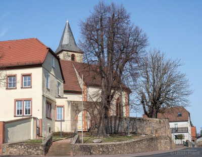 Kirchenburg / Wallfahrtskirche Kälberau